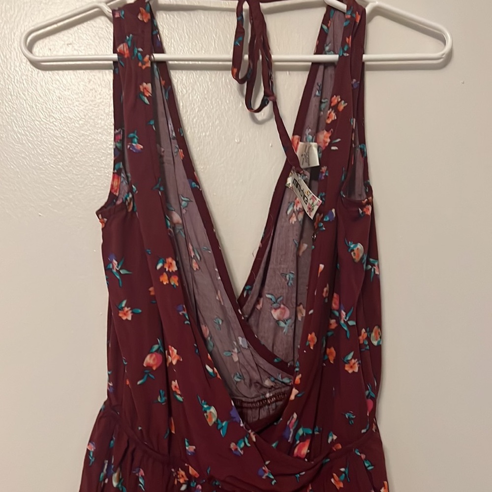 Low-back floral romper w/pockets - Picture 4 of 5